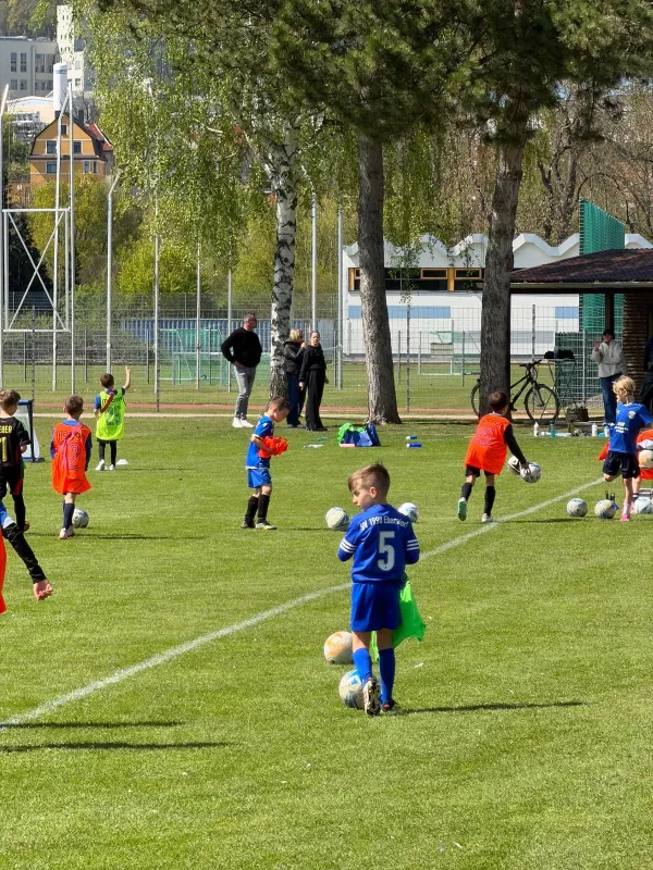 Karl beim Probetraining im Nachwuchsleistungszentrum des FC Carl Zeiss Jena
