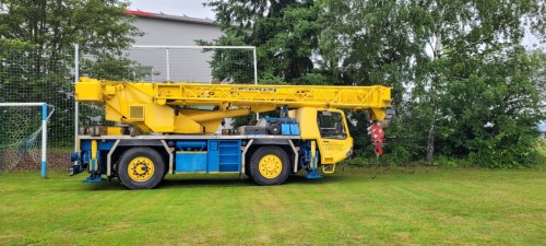 Bericht zu unserem 1. Teilprojekt - Flutlichtmasten setzen