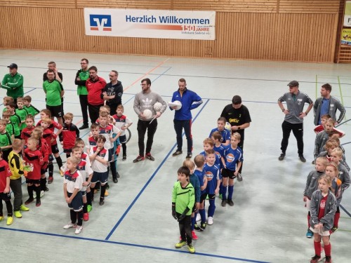 Unsere F- Junioren beim Hallenturnier in Schleiz...