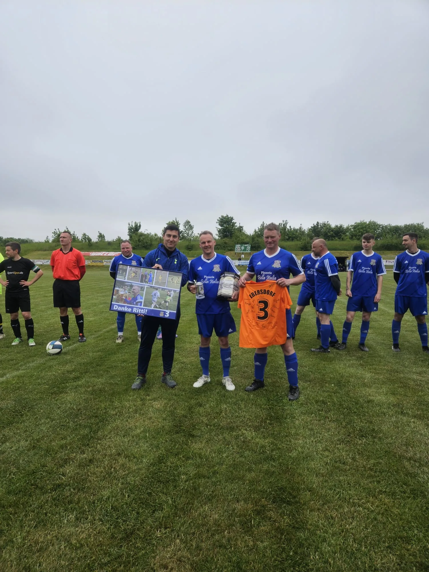 "Ritti" hängt die Fußballschuhe an den Nagel!