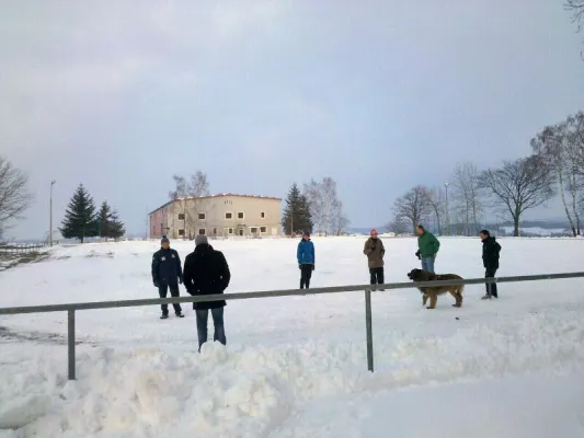 Winterdienst auf dem Sportplatz 2012 und 2013