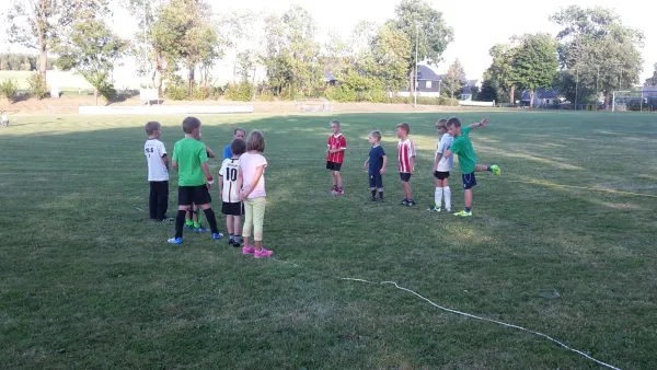 Juniorentraining mit dem DFB- Mobil