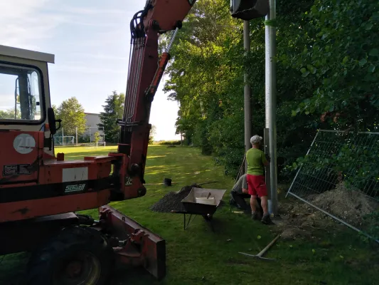 1. Teilprojekt- Flutlichtmasten setzen