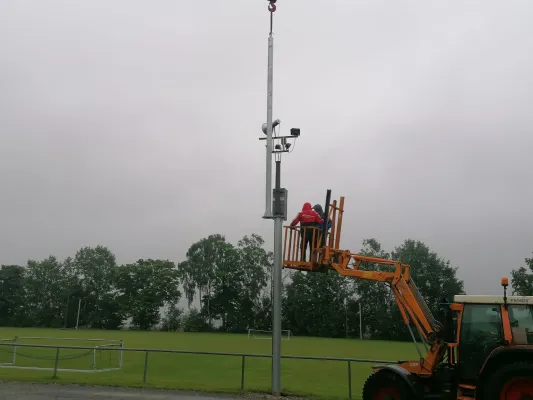 1. Teilprojekt- Flutlichtmasten setzen