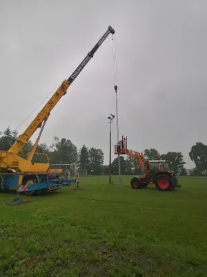 1. Teilprojekt- Flutlichtmasten setzen