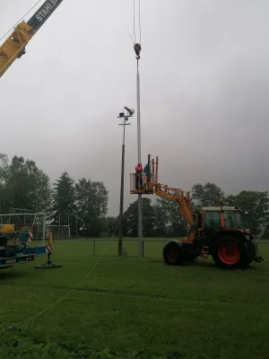 1. Teilprojekt- Flutlichtmasten setzen