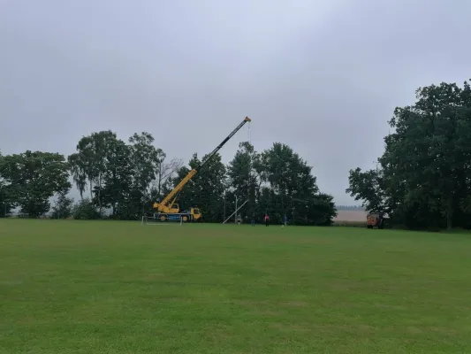 1. Teilprojekt- Flutlichtmasten setzen